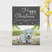 かわいいクリスマスの松の枝の雪の結晶の犬の写真 カード (黄色い花)