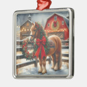 かわいいクリスマスの馬 - 祭りのある農場で メタルオーナメント (左)