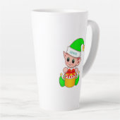かわいいクリスマスエルフと編集可能な天才のテキスト カフェラテマグ (右アングル)