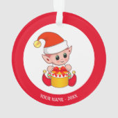 かわいいクリスマスエルフ、赤と白のカスタムネーム オーナメント (裏面)