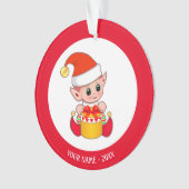 かわいいクリスマスエルフ、赤と白のカスタムネーム オーナメント (正面)