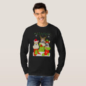 かわいいクリスマスコーギー靴下のサンタとトナカイ Xmas Tシャツ (正面フル)