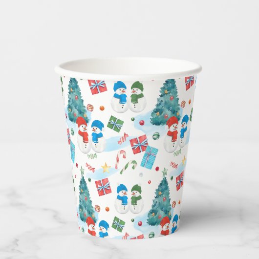 かわいいクリスマスツリー、雪だるま、ギフト、キャンディパターン 紙コップ (正面)