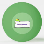 かわいいグリーンカエルのサイン漫画イラストレーション 卓球ボール (正面)