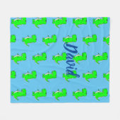 かわいいグリーンディノTレックスオンブルー フリースブランケット (正面(横))