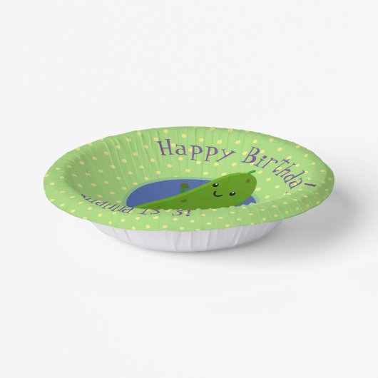 かわいいグリーンピックキュウリの漫画イラストレーション ペーパーボウル (傾斜あり)