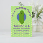 かわいいグリーンピックキュウリの漫画イラストレーション 招待状 (スタンド正面)