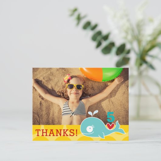 かわいいグリーンホエールガール誕生日写真ありがとう ポストカード (スタンド正面)