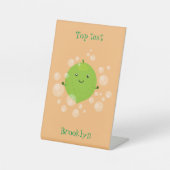 かわいいグリーンライムバブル漫画イラストレーション 台座サイン (正面)