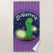 かわいいグリーンhappy glowワーム漫画イラストレーション ビーチタオル (正面)