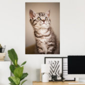 かわいいグレーのイギリス短髪の子猫(ブルー虎猫) ポスター (ホームオフィス)