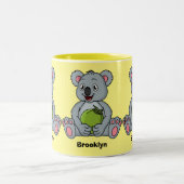 かわいいコアラとココナッツ漫画イラストレーション ツートーンマグカップ (中央)