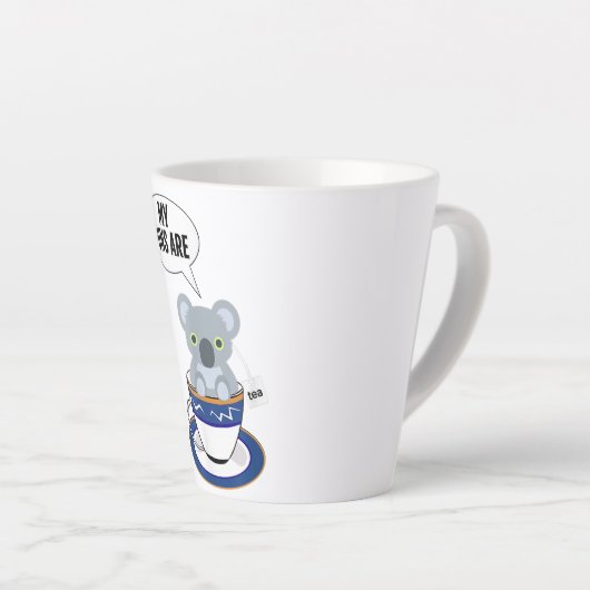 かわいいコアラのシャツ私のパンクは品質Tシャツ カフェラテマグ (右アングル)