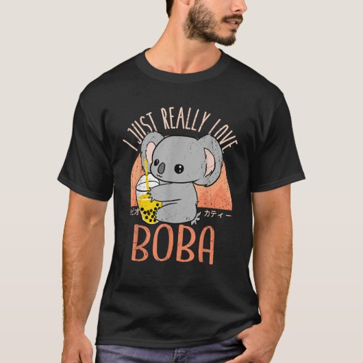 かわいいコアラのボバ+タピオカ+ミルクティーが大好き Tシャツ (正面)