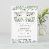 かわいいコアラ緑の双子の男の子の子の赤ちゃんシャワー 招待状 (スタンド正面)