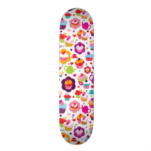 かわいいコップのケーキおよび茶ポット スケートボード