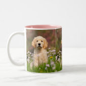 かわいいゴールデン・リトリーバー犬の子犬の写真ペットポートレート ツートーンマグカップ (左)