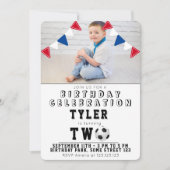 かわいいサッカーの子どもたちが2歳の誕生日を写真に 招待状 (正面)