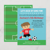 かわいいサッカーの男の子、フットボールのテーマの誕生会 招待状 (正面/裏面)