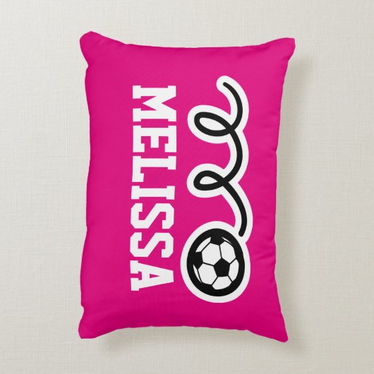 かわいいサッカーボールが付いているパーソナライズな女の子の枕 アクセントクッション (裏面(縦))