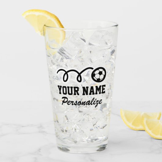 かわいいサッカーボールスポーツ誕生日プリント名前をカスタムする タンブラーグラス (アイス正面)