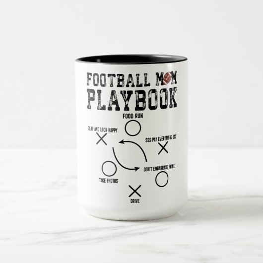 かわいいサッカーママのプレイブック マグカップ (中央)