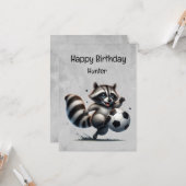 かわいいサッカー選手ラクーンカスタム誕生日 カード (正面/裏面インサイチュ)