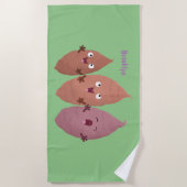 かわいいサツマイモの漫画野菜 ビーチタオル (正面)