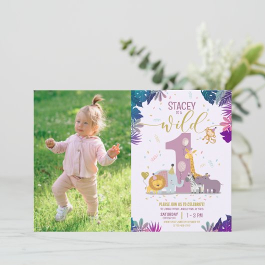 かわいいサファリアニマルガールワイルドワンフォト誕生日 招待状 (スタンド正面)