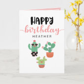かわいいサボテンのピンクのハッピーバースデー カード (黄色い花)