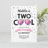 かわいいサマーメガネの女の子の2歳の誕生日パーティー招待状 招待状 (スタンド正面)