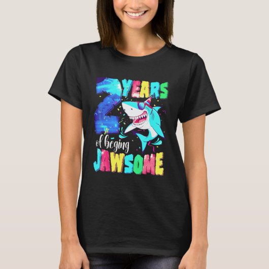 かわいいサメの誕生日 2歳 男の子 女の子 2歳の誕生日 Tシャツ (正面)