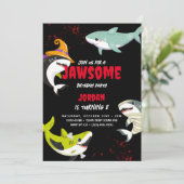 かわいいサメをテーマにした海ハロウィーンの衣装誕生日 招待状 (スタンド正面)