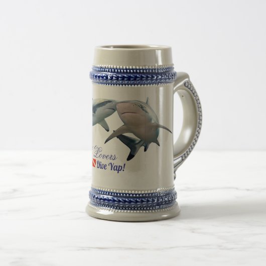 かわいいサメ好きのためのショットグラス ビールジョッキ (正面右)