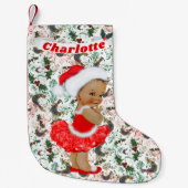 かわいいサンタの女の赤ちゃんの民族の一流の赤い緑のヒイラギ スモールクリスマスストッキング (正面)