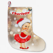 かわいいサンタの女の赤ちゃんの赤い金ゴールドのモノグラムの名前 スモールクリスマスストッキング (正面)