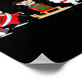 かわいいサンタクロースが友達とアイススケート - 家族 ポスター (角)