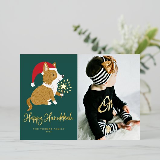 かわいいサンタコーギー写真グリーン ハッピー ハヌカ 箔シーズンカード (立ち正面)