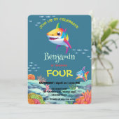 かわいいシャークカラフルレインボー誕生日パーティーキッズ 招待状 (スタンド正面)