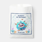かわいいシャークボーイ1stバースデーブルーパーティーの好意バッグ フェイバーバッグ (正面)