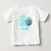 かわいいシャーク1歳の誕生日パーソナライズされた男の子 ベビーTシャツ (正面)