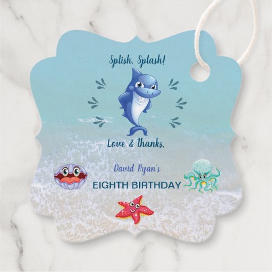 かわいいシャーク&フレンズ男の子プール誕生日パーティー フェイバータグ (裏面)