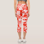 かわいいシンプルトレンディーバレンタイン赤いハートパターン カプリレギンス (裏面)