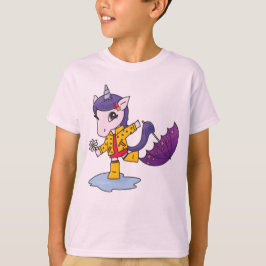 かわいいシンプルピンクフローラユニコーンinレインコート tシャツ