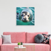 かわいいシールが頭を水から突き出す キャンバスプリント (インサイチュ (リビング))
