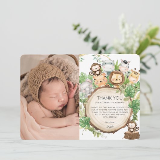 かわいいジャングル動物たちが緑の1歳の誕生日の写真 サンキューカード (スタンド正面)