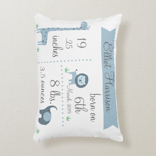 かわいいジャングル動物の男の赤ちゃんの発表の枕 アクセントクッション (正面(垂直))