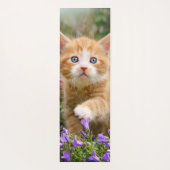 かわいいジンジャーキャットキットインザガーデンフォトポートレート ヨガマット (裏面)