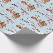 かわいいジンジャーブレッド列車と家族の青いクリスマス ラッピングペーパー (角)