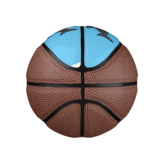 かわいいジンベエザメのハッピーアニメイラストレーション ミニバスケットボール (右)